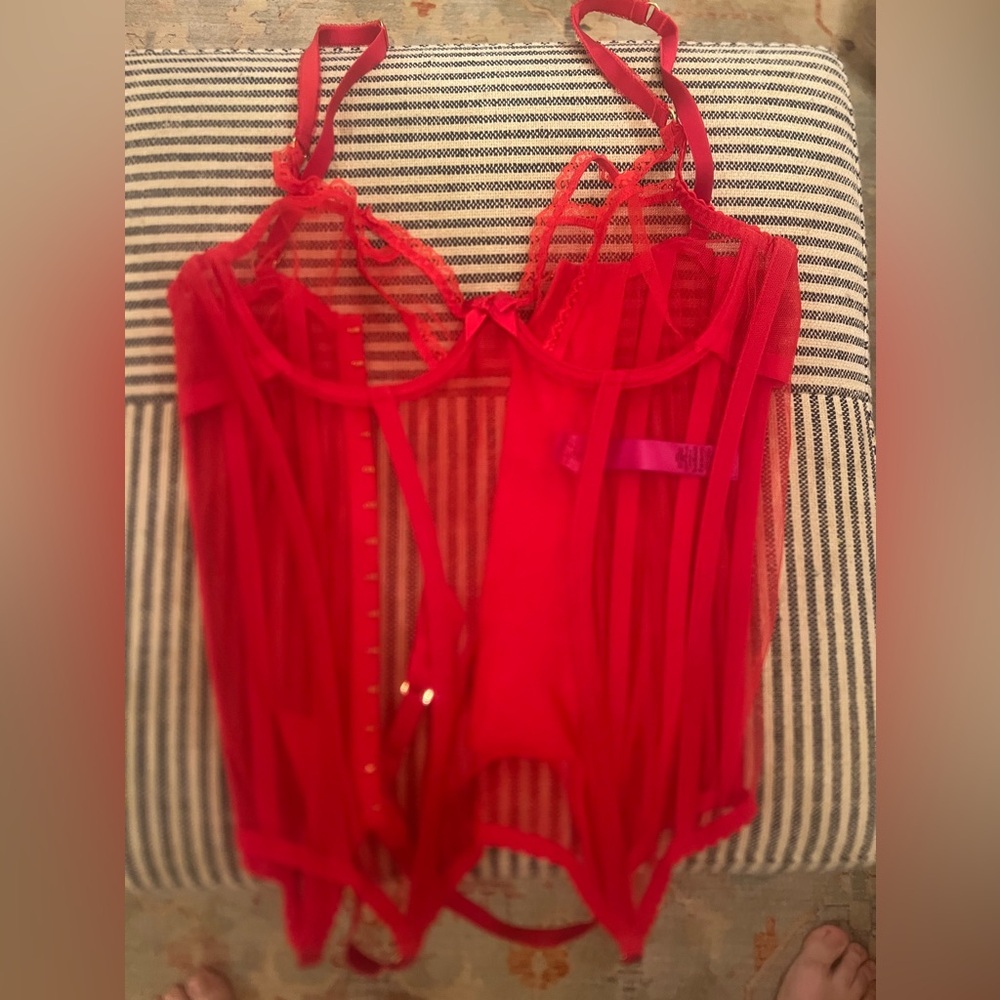 Agent Provocuteur

Corset 34 C